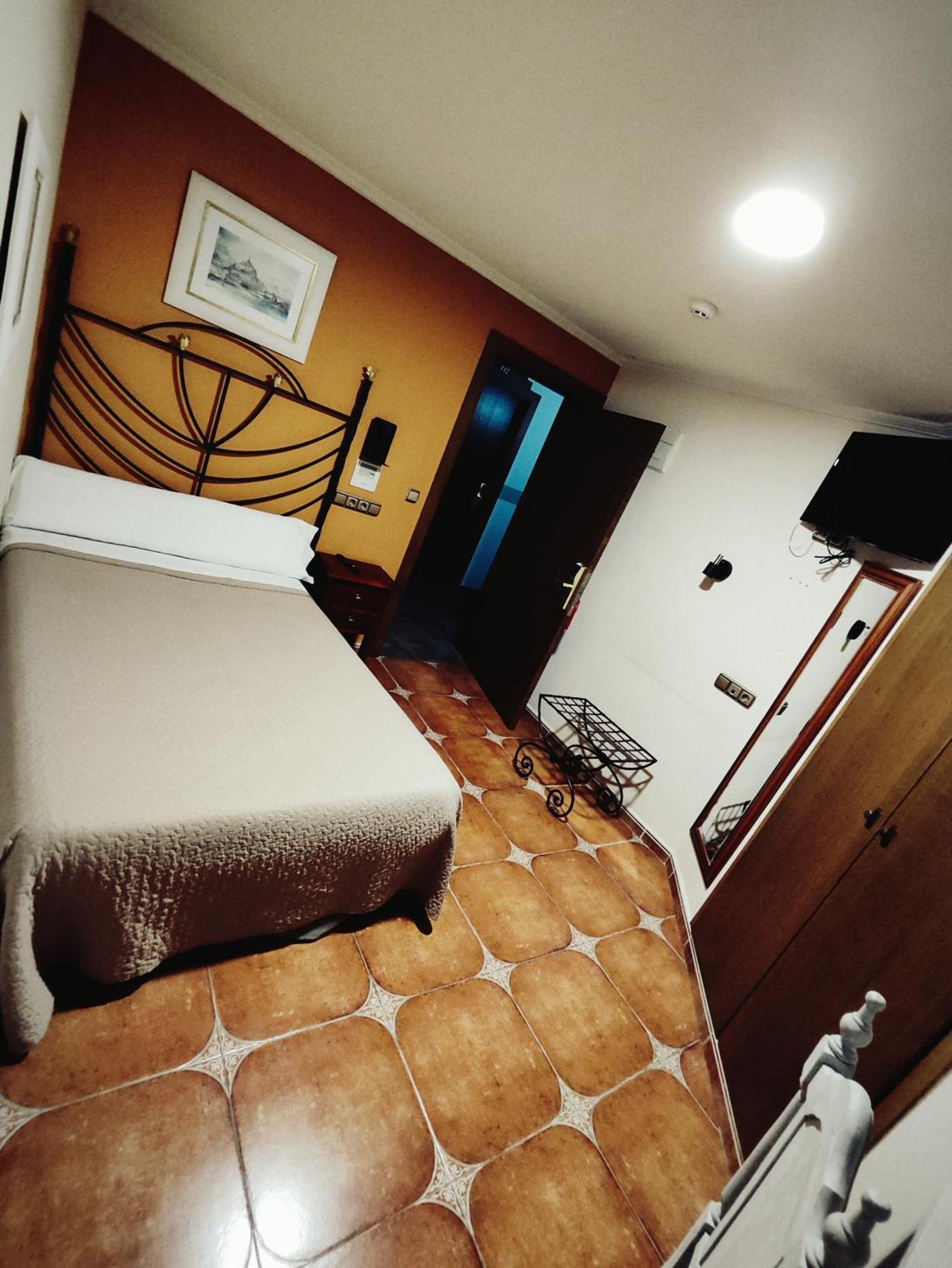 Single Room,1642344904:JPEG