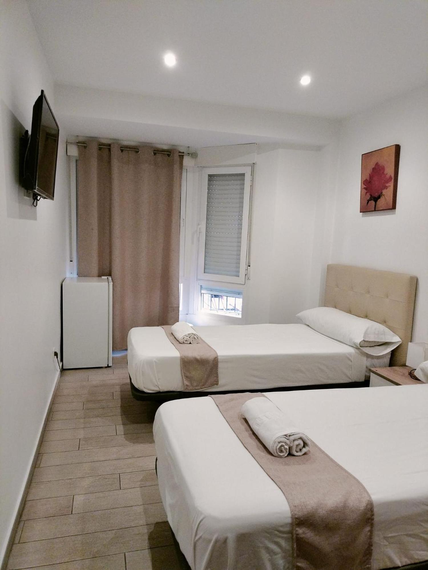 Double or Twin Room with Private Bathroom,1643164903:JPEG