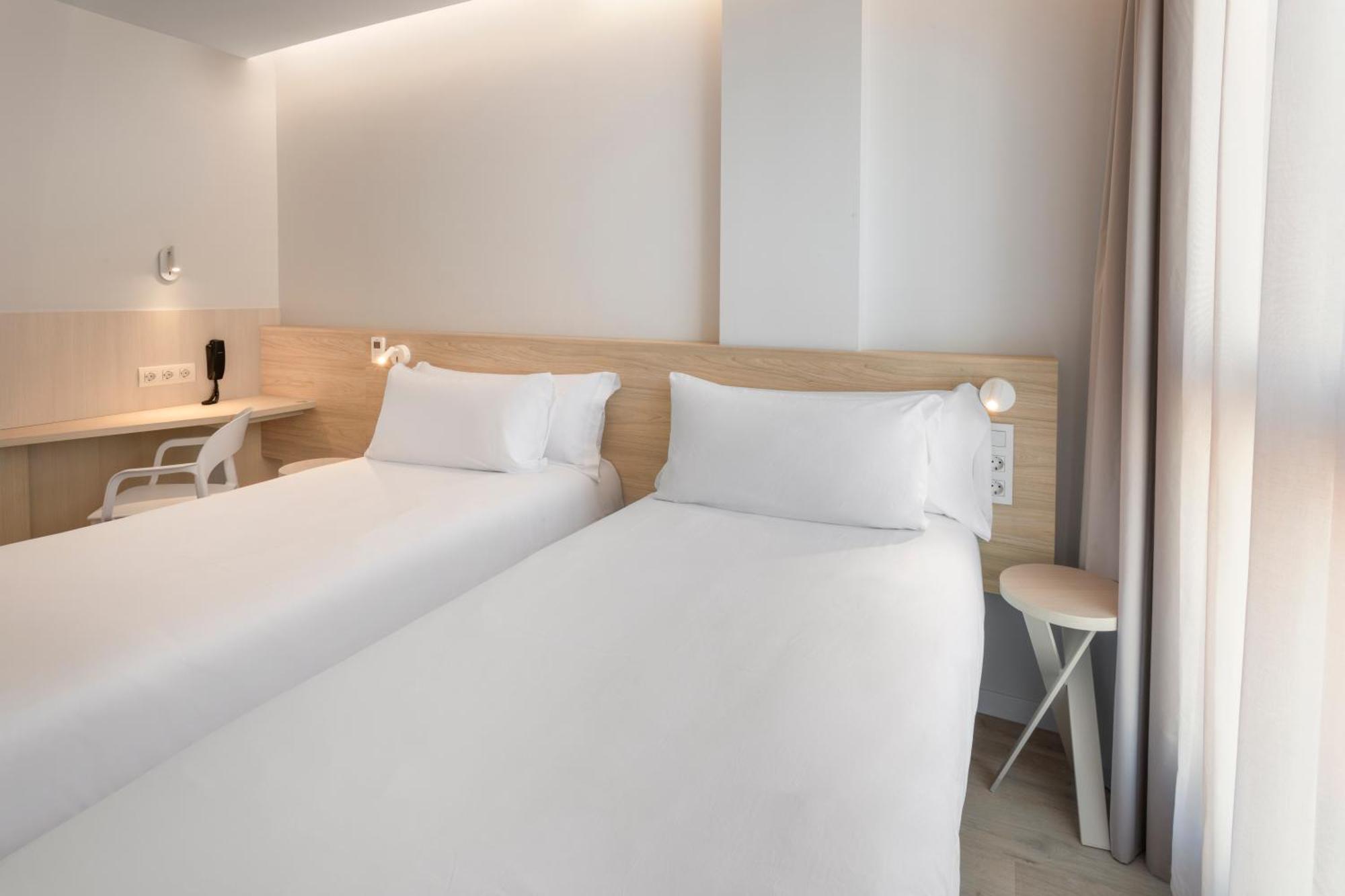 Twin Room,1646542435:JPEG