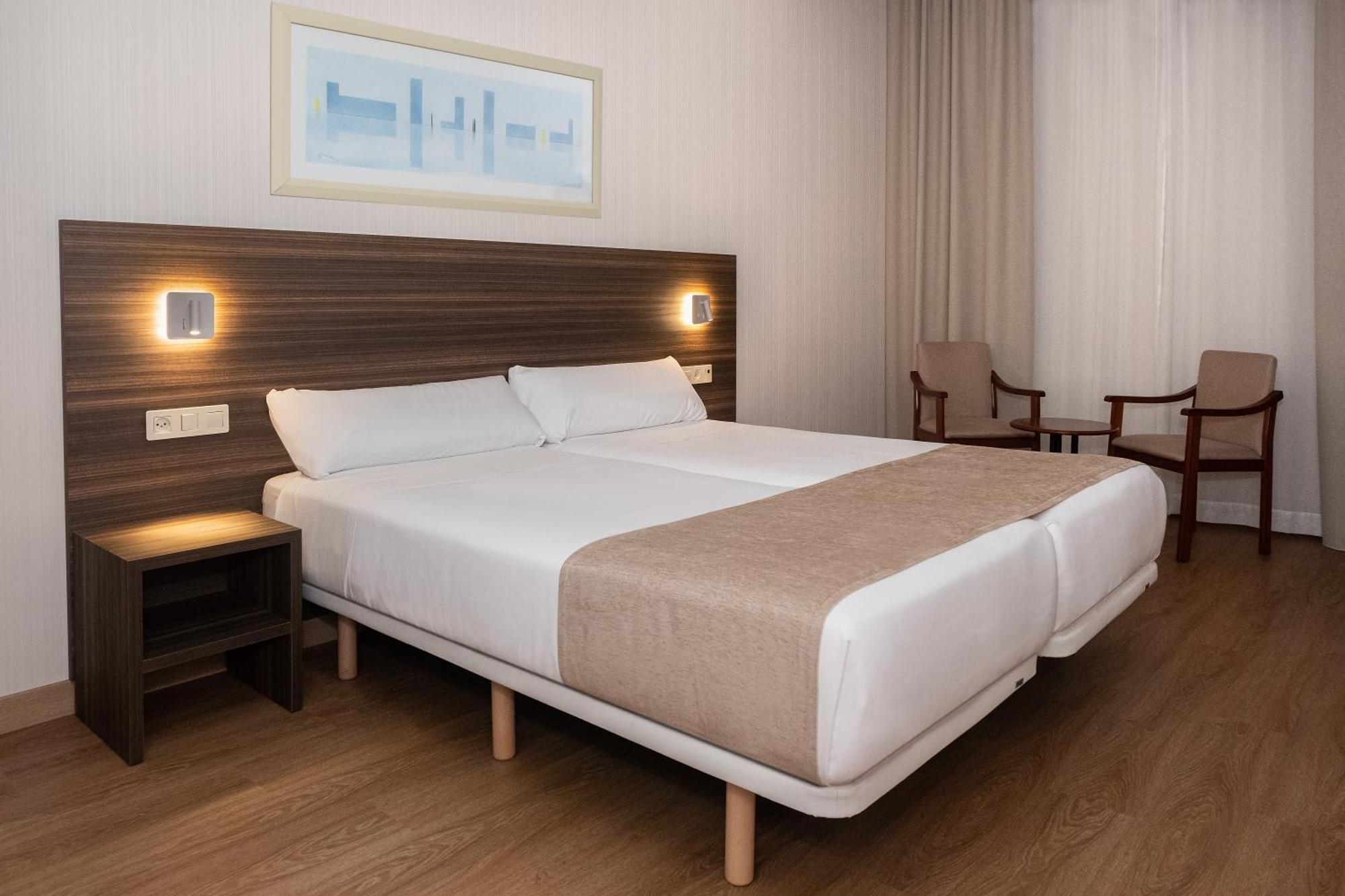 Twin Room,1645666923:JPEG
