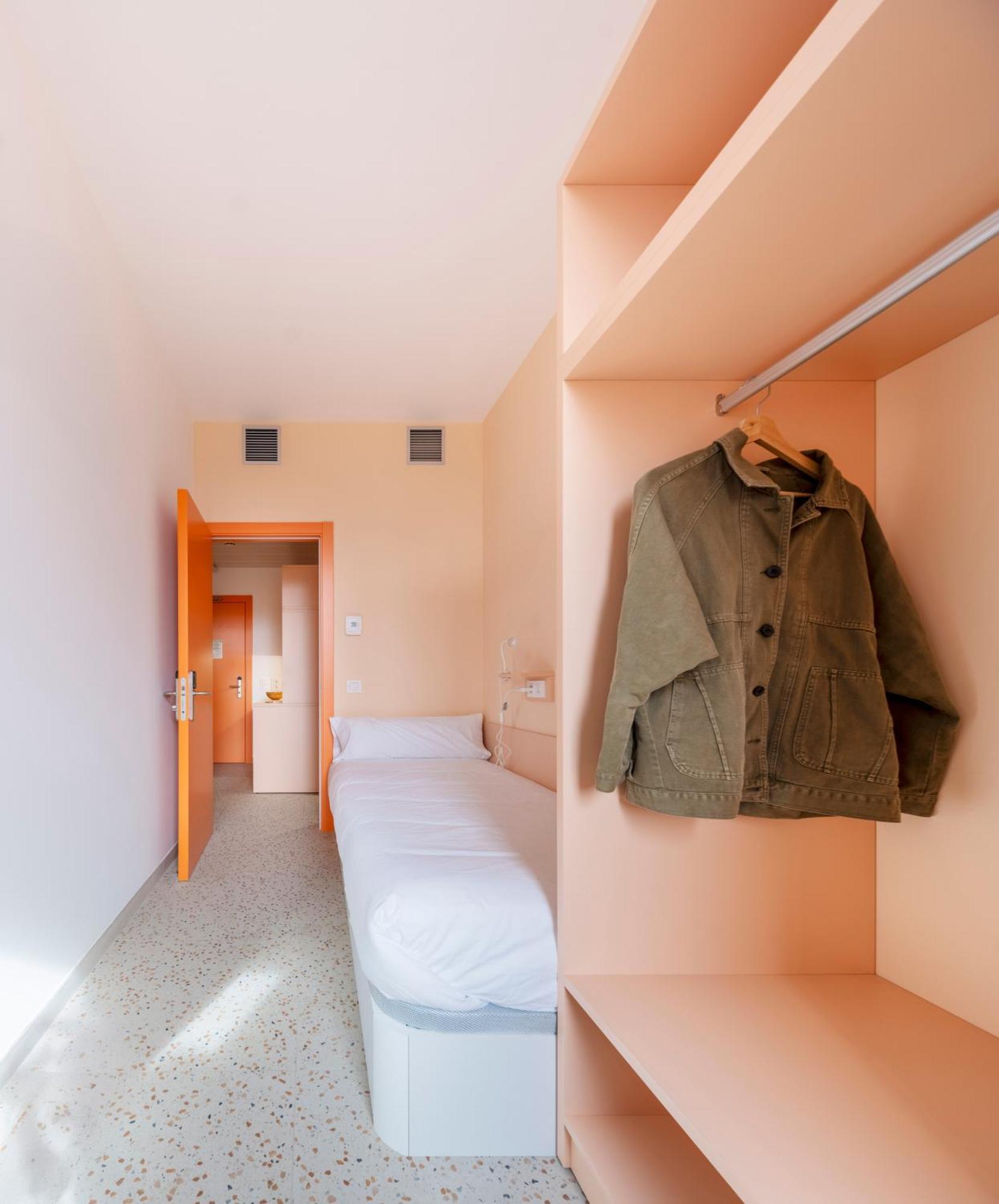 Standard Single Room,1648338901:JPEG