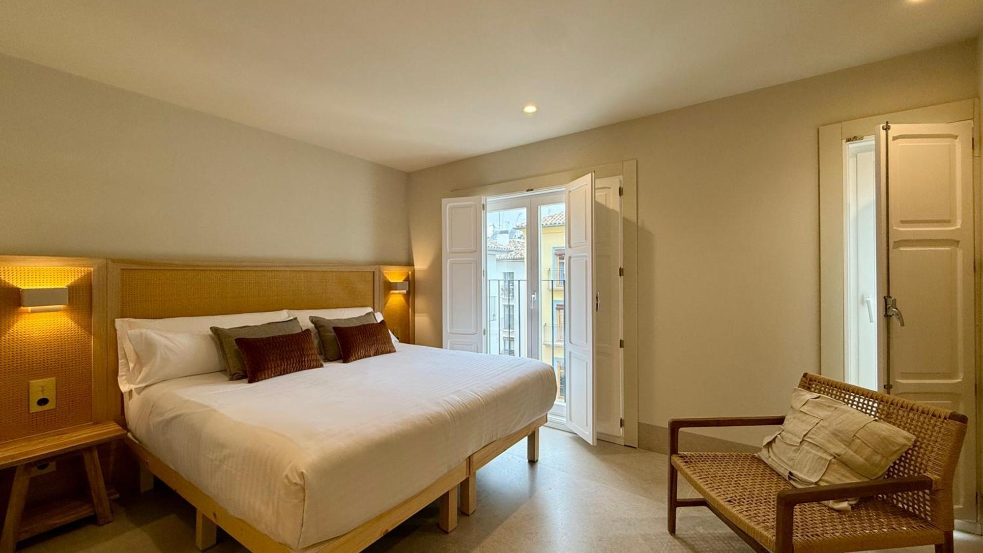 Deluxe Double Room,1649914391:JPEG