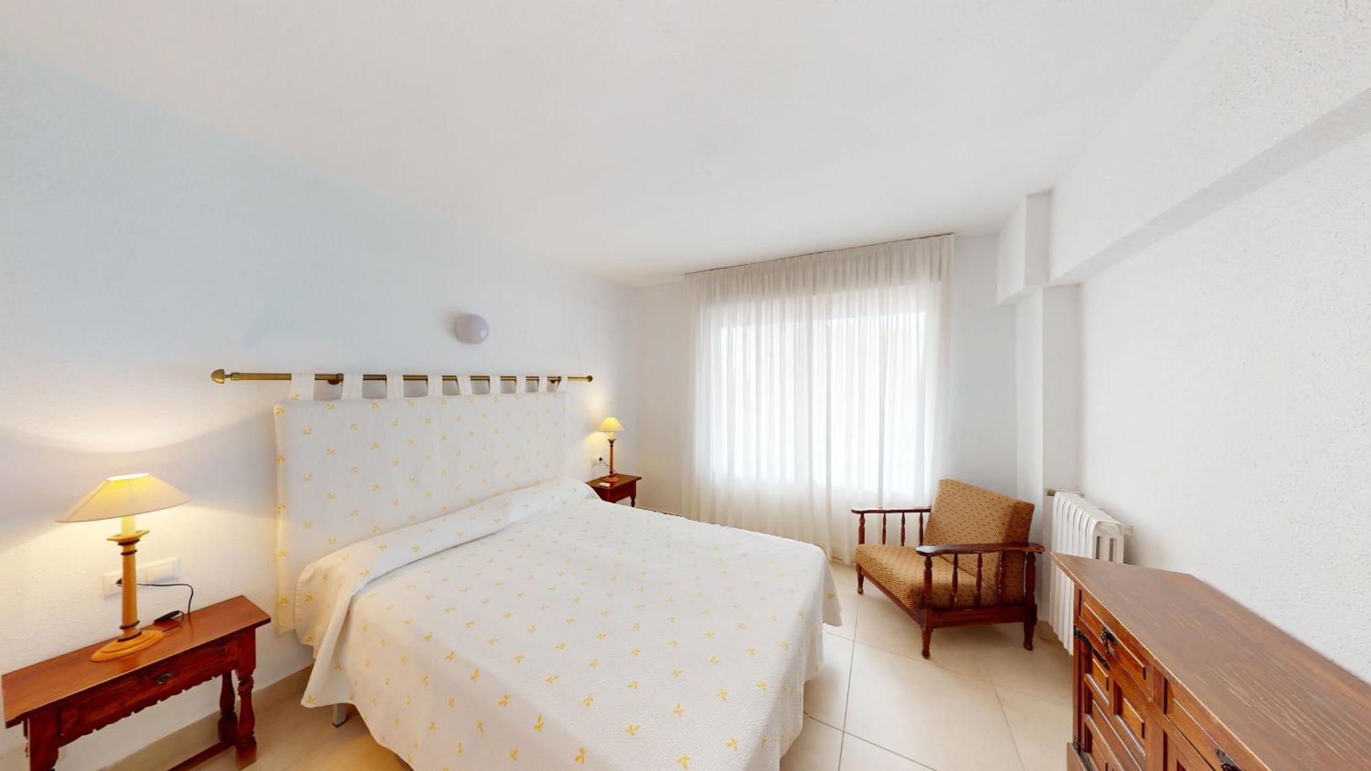 Superior Four-Bedroom Apartment,1667433430:JPEG
