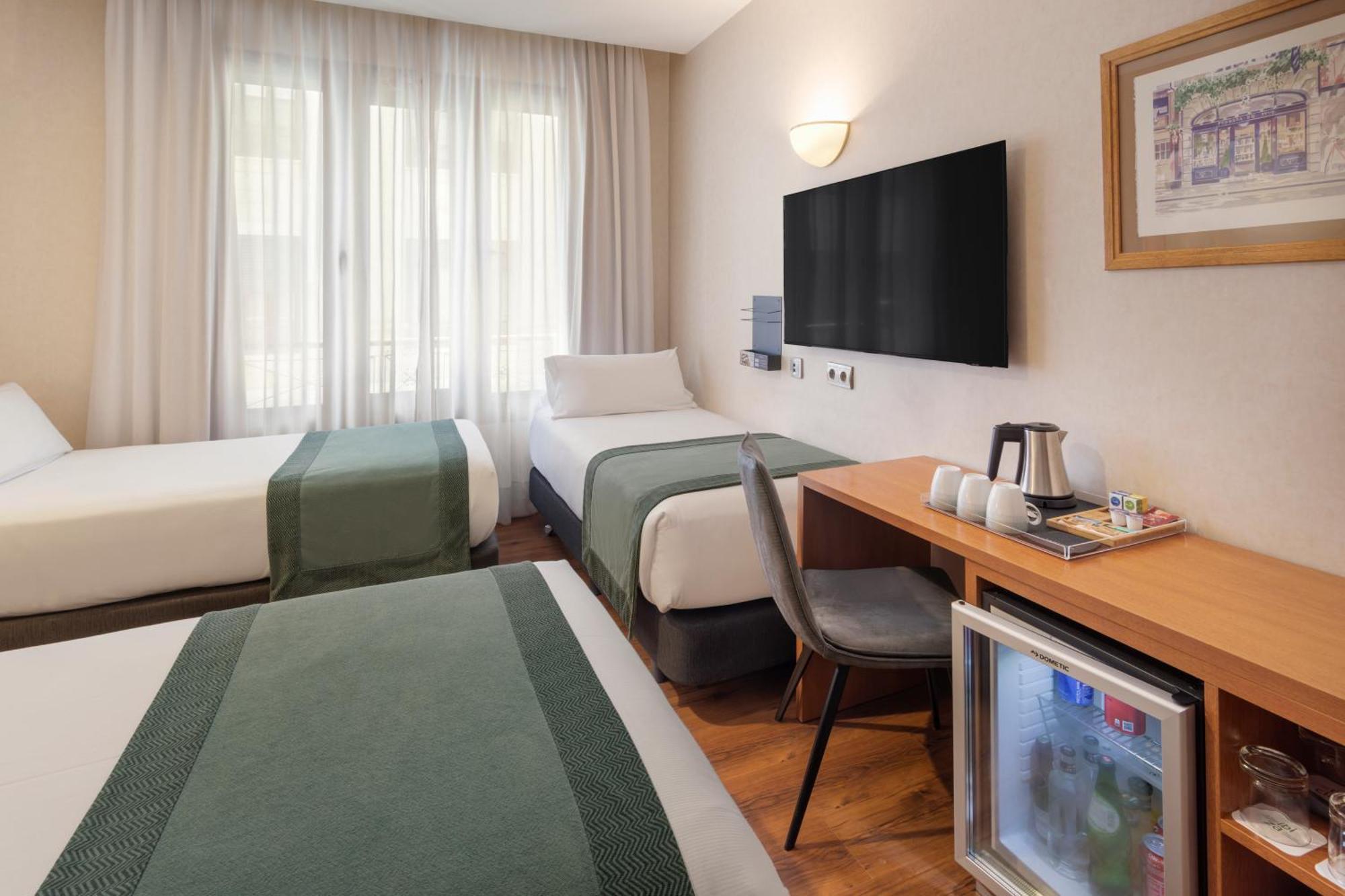 Triple Room,1693273240:JPEG