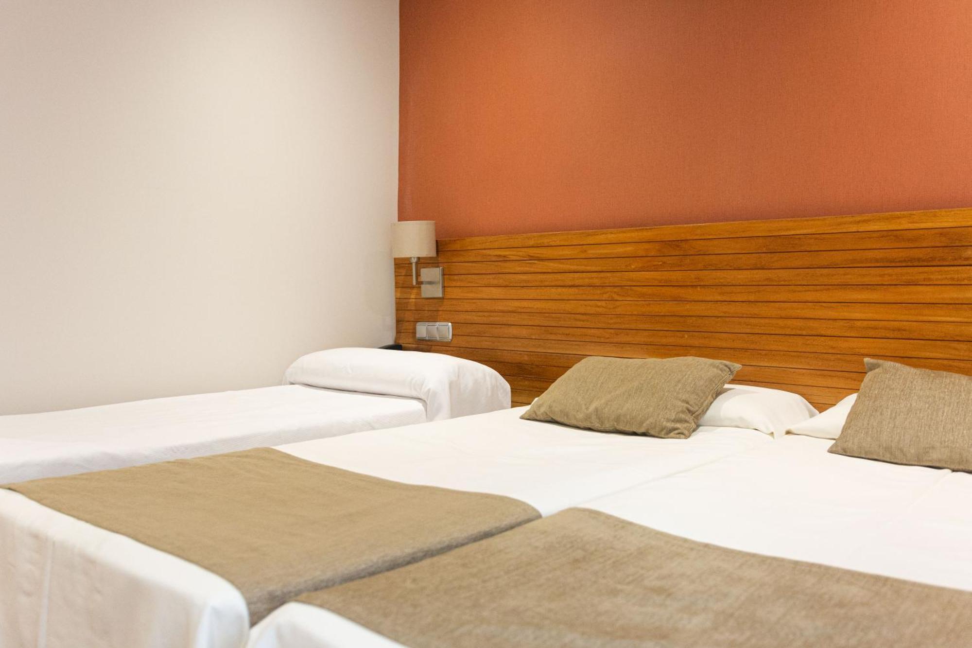 Twin Room,1695740400:JPEG