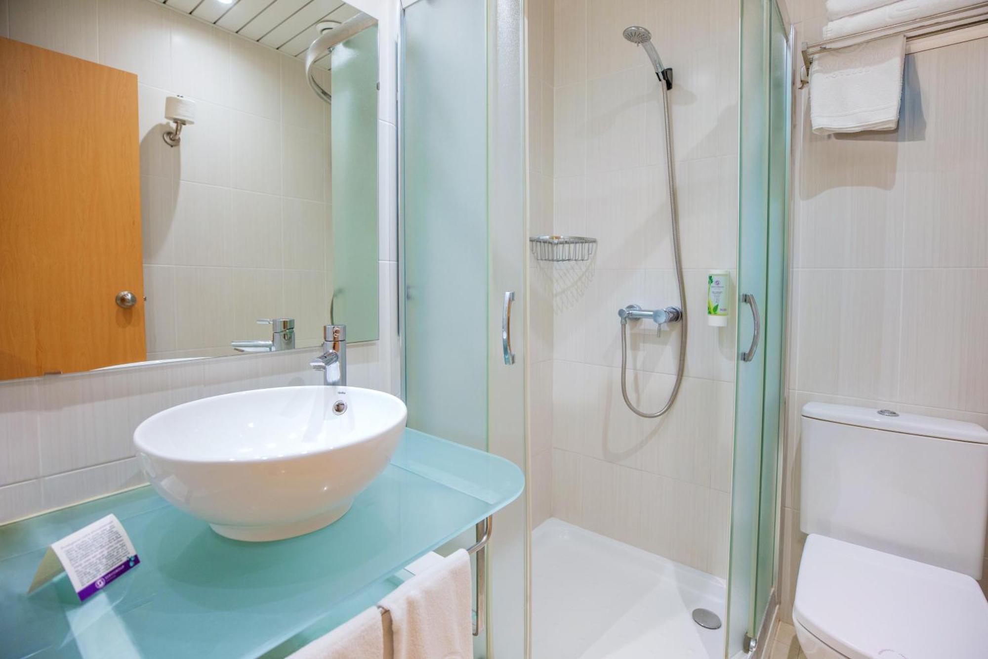 Double or Twin Room,1697790054:JPEG