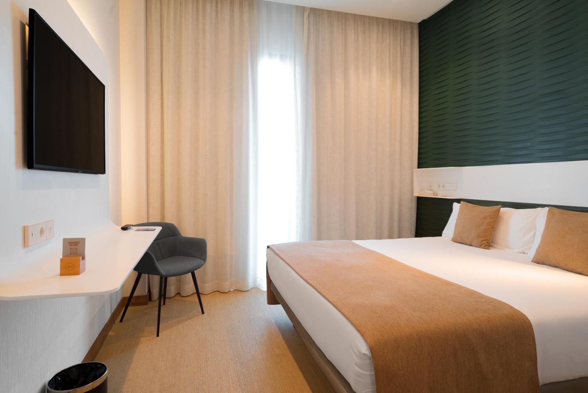 Standard Double or Twin Room,1747168519:JPEG