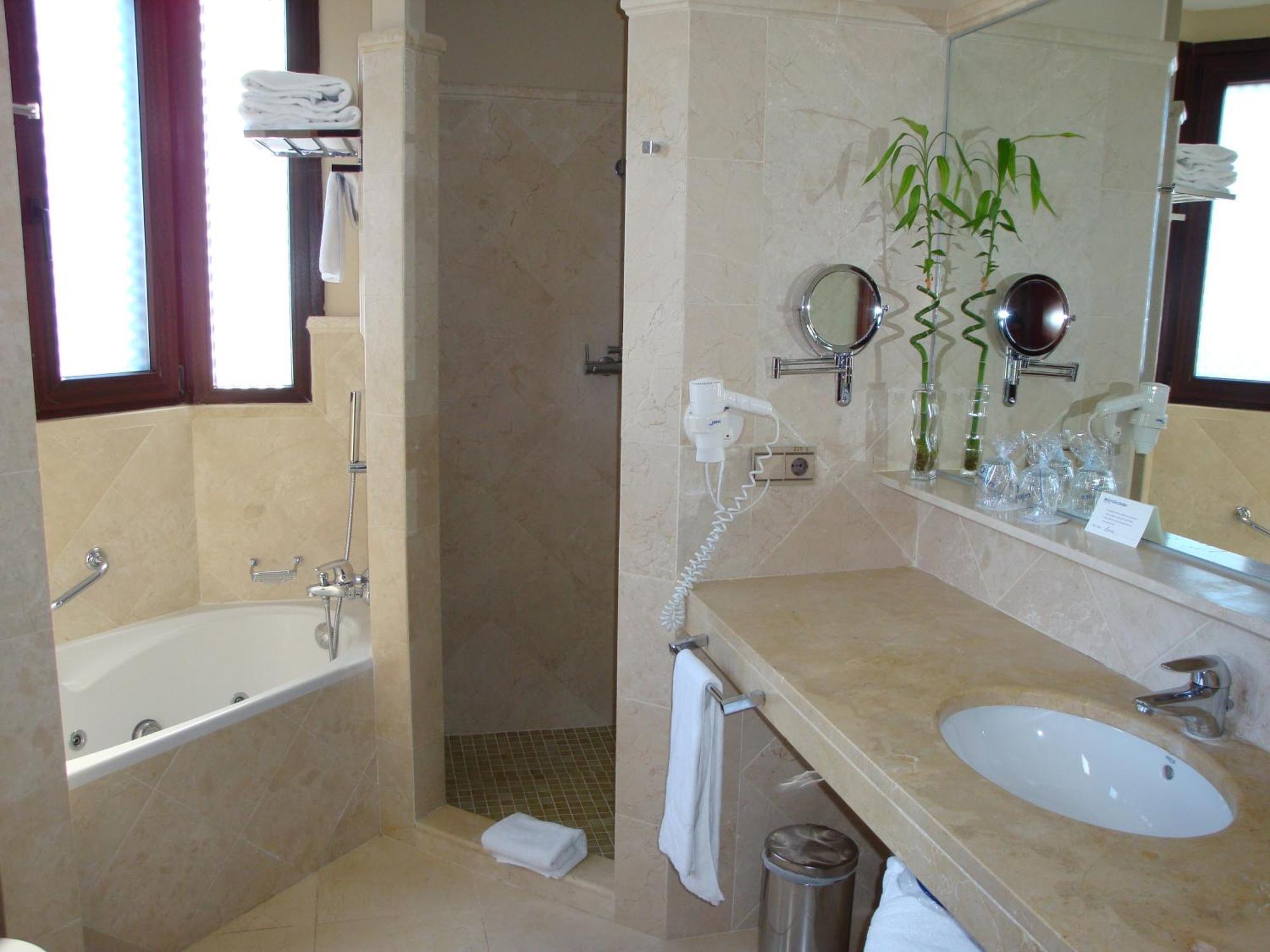Superior Double or Twin Room Sea View