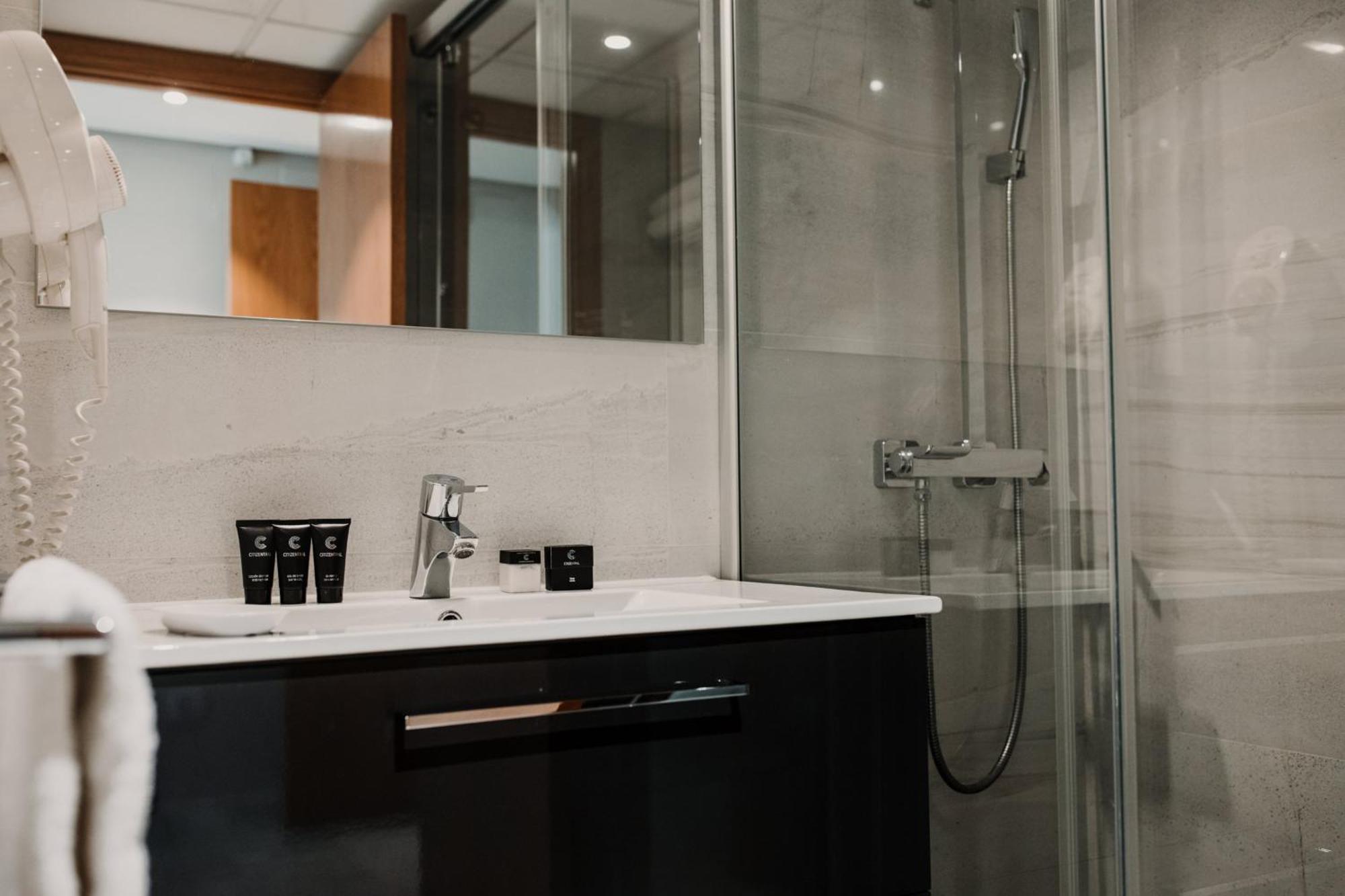 Superior One-Bedroom Apartment
