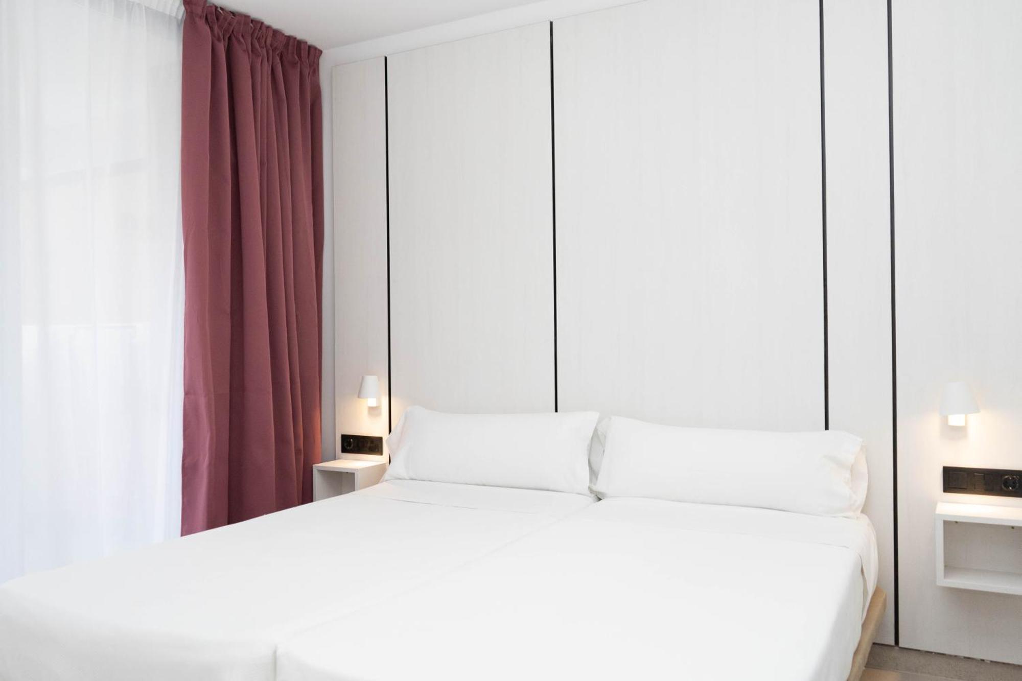 One-Bedroom Deluxe Apartment