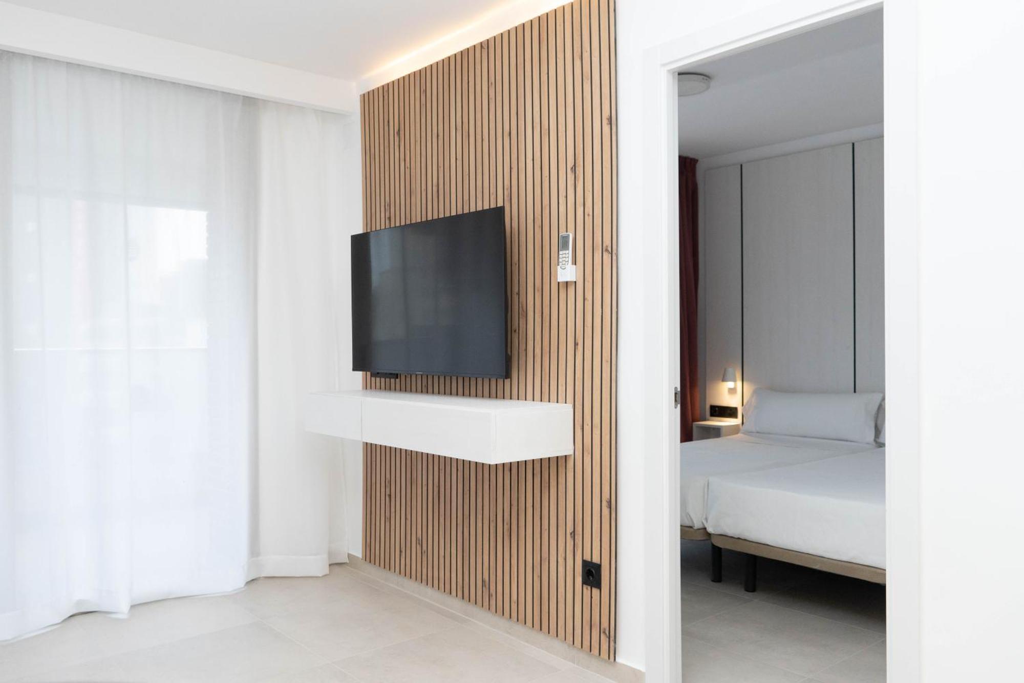 One-Bedroom Deluxe Apartment