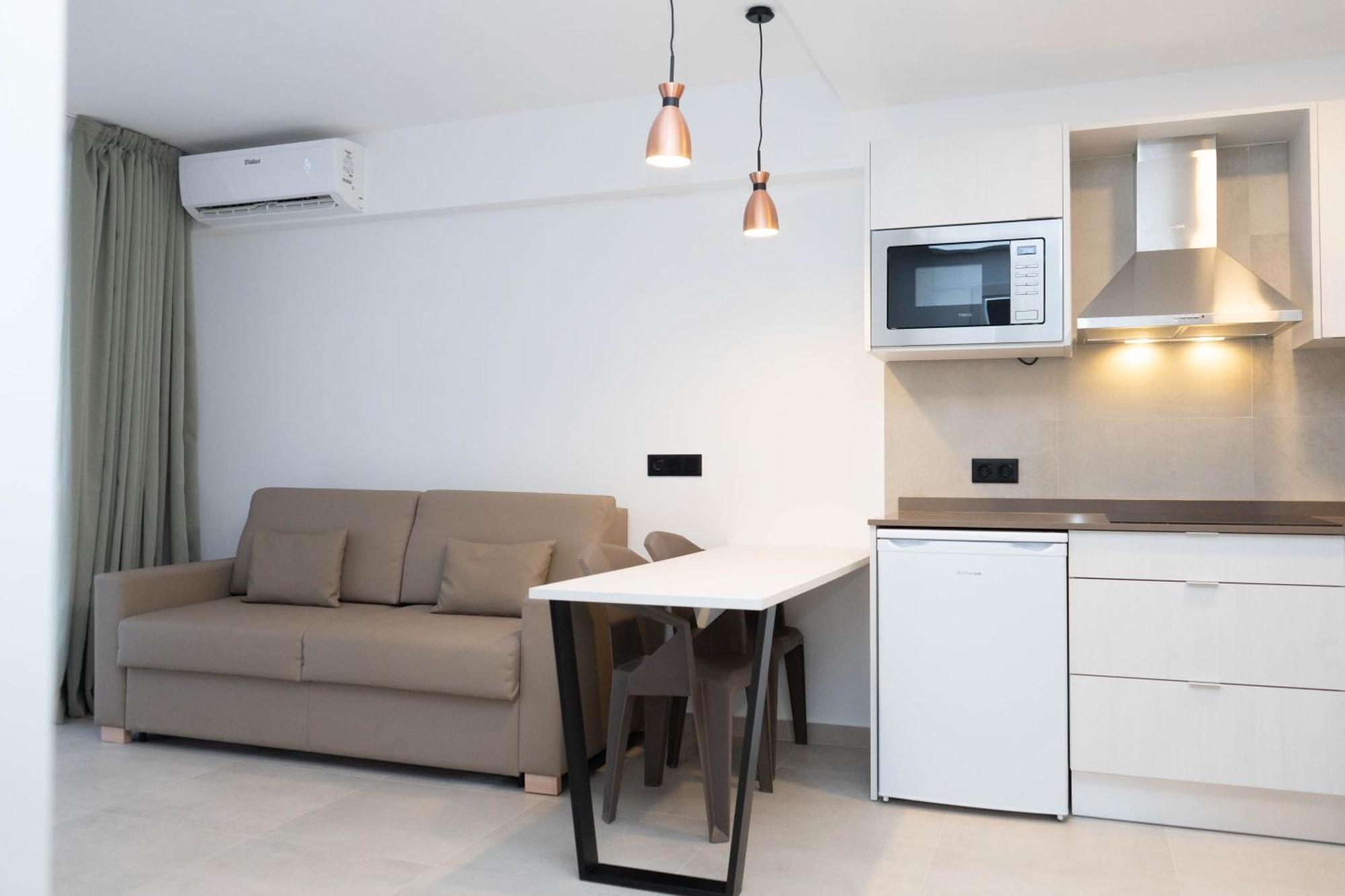 One-Bedroom Deluxe Apartment