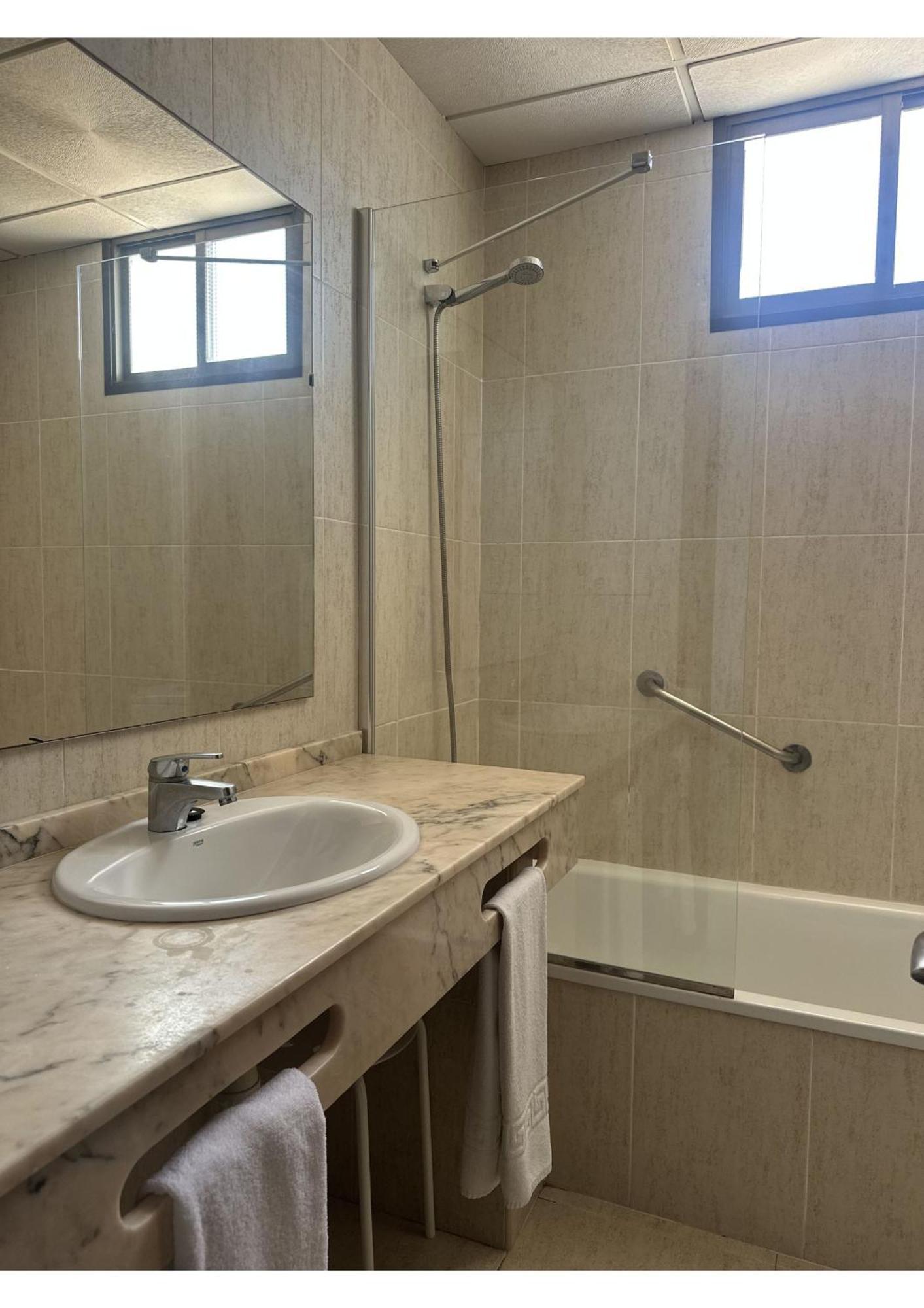 Double or Twin Room Sea View