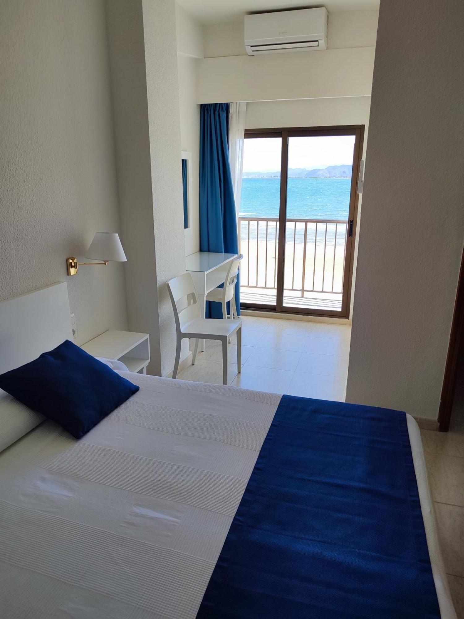Double or Twin Room Sea View