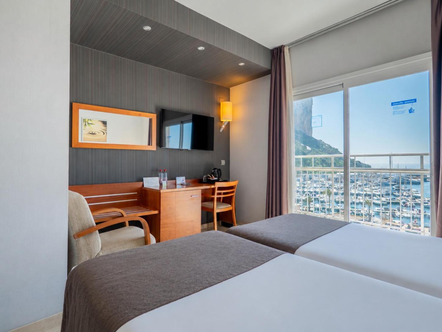 Superior Double or Twin Room Front Sea View