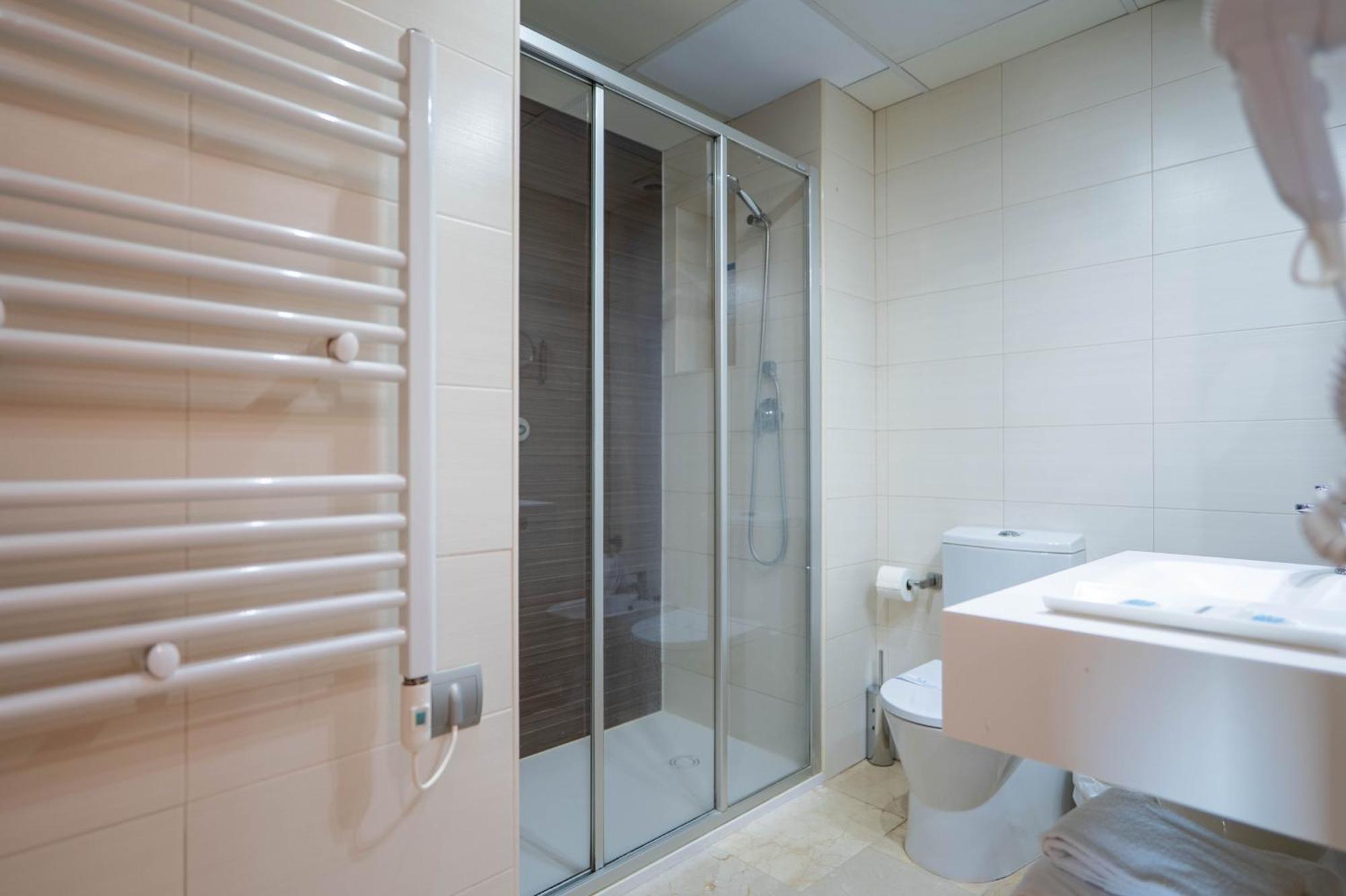Superior Double or Twin Room Front Sea View