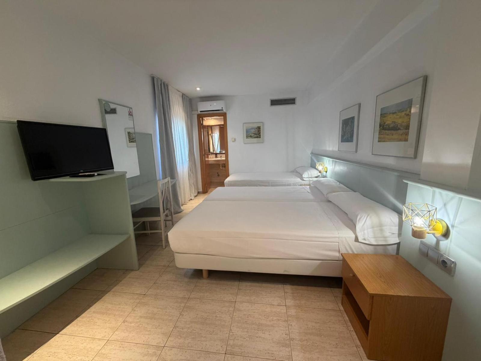 Triple Room,1773178911:JPEG