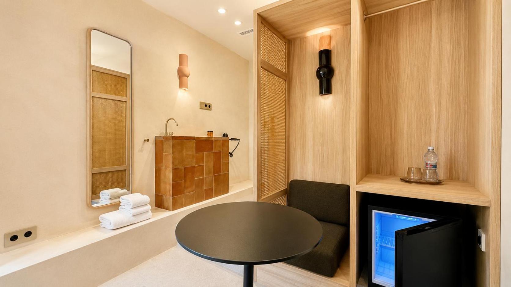 Standard Double Room dormed window