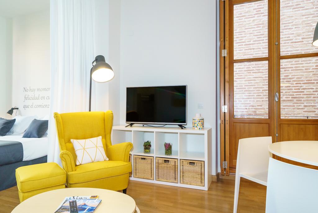 Deluxe Studio,186757197:JPEG