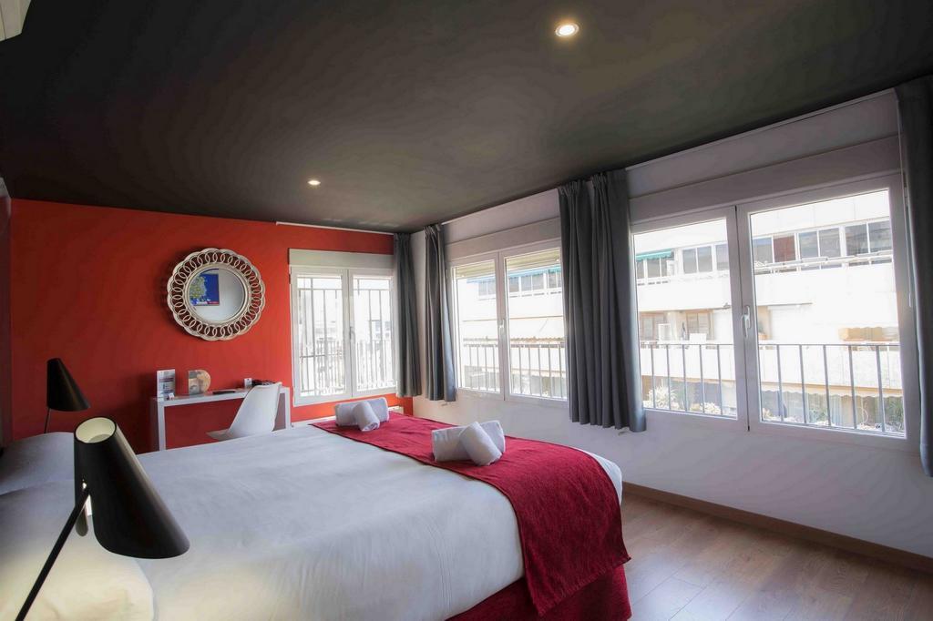 Family Room with Terrace,701887522:JPEG