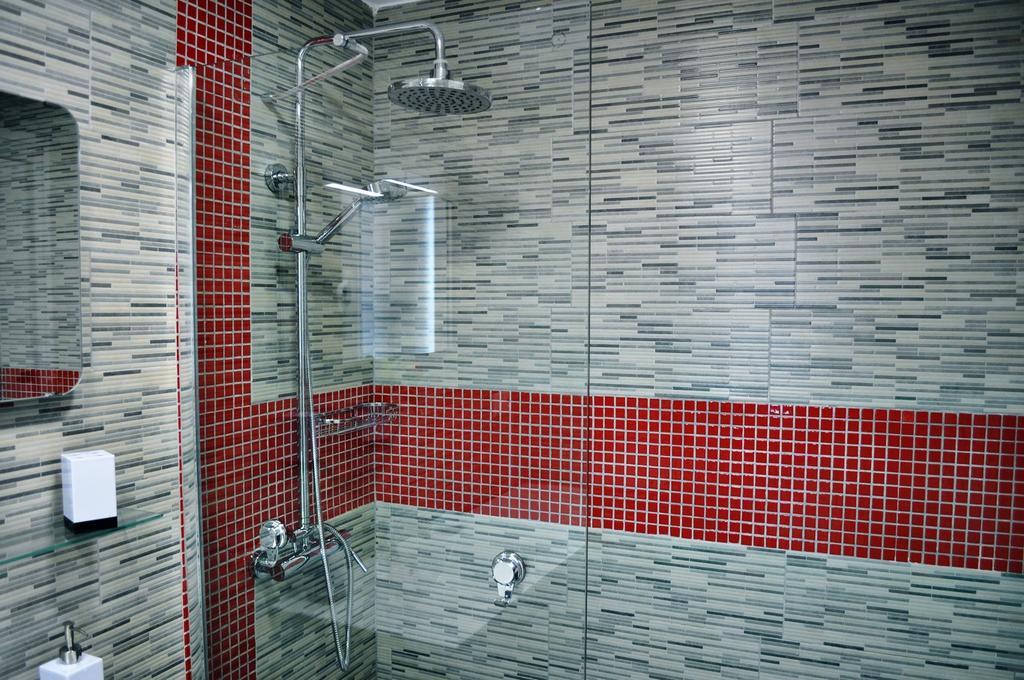 One-Bedroom Apartment,318319693:JPEG