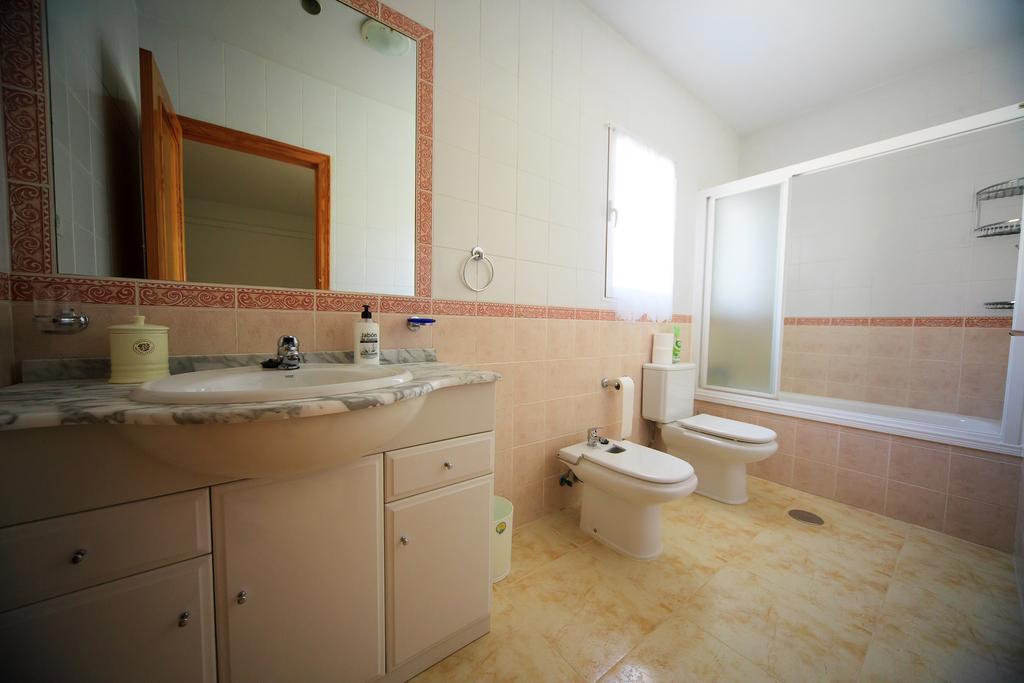 Three-Bedroom House,324834784:JPEG