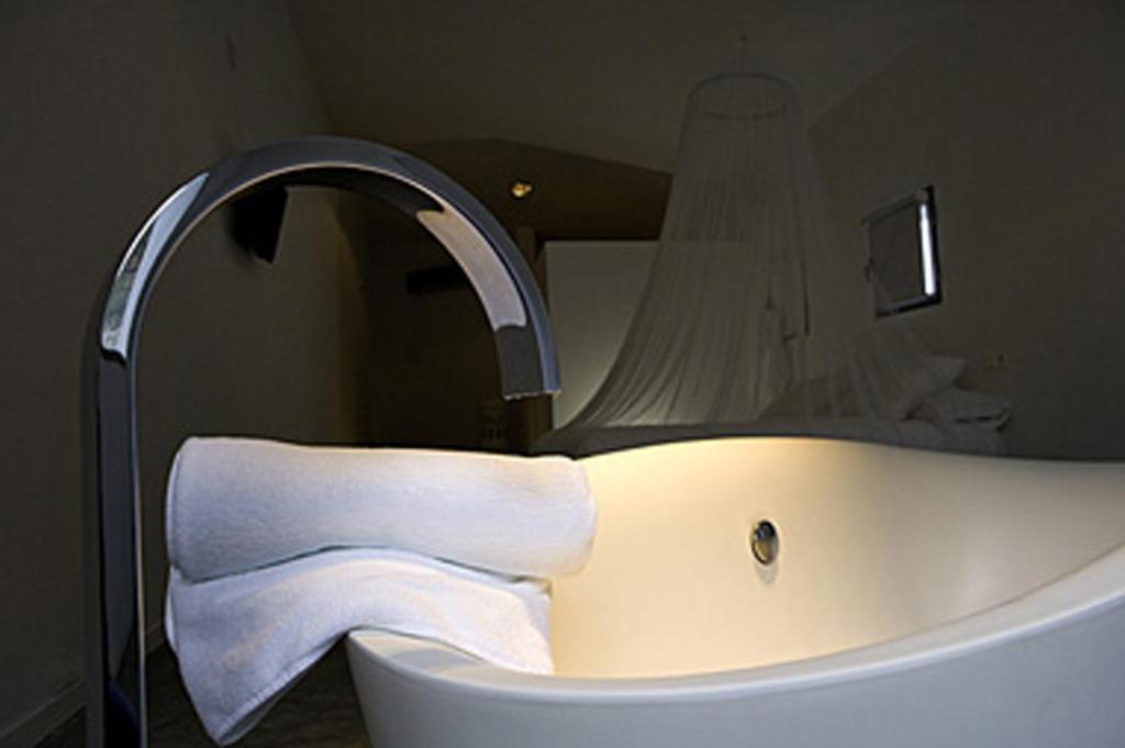 Suite,114667292:JPEG