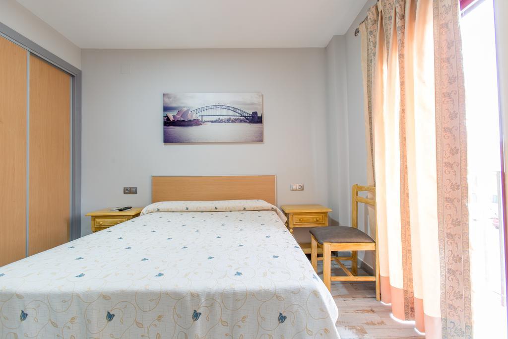 Single Room,379420990:JPEG