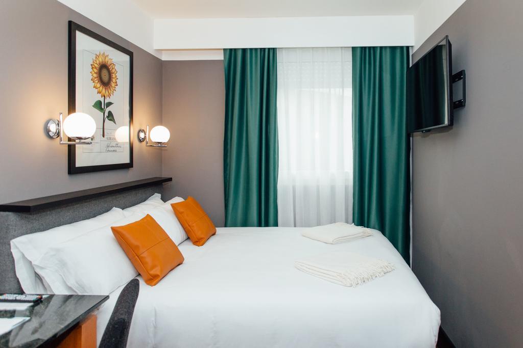 Small Double Room,1272873991:JPEG