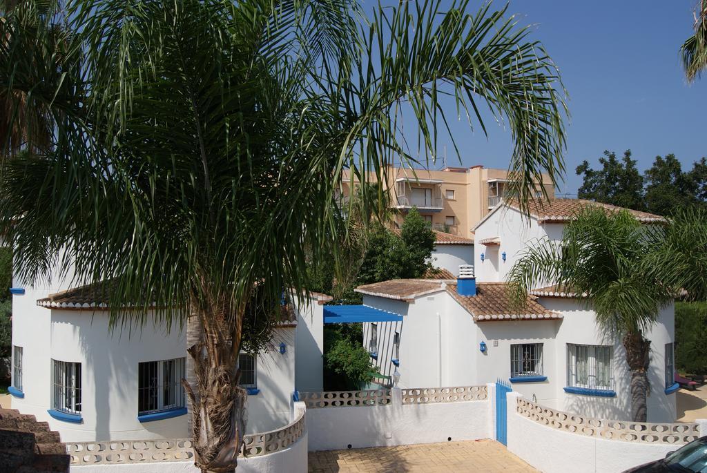 Three-Bedroom Villa,462738876:JPEG