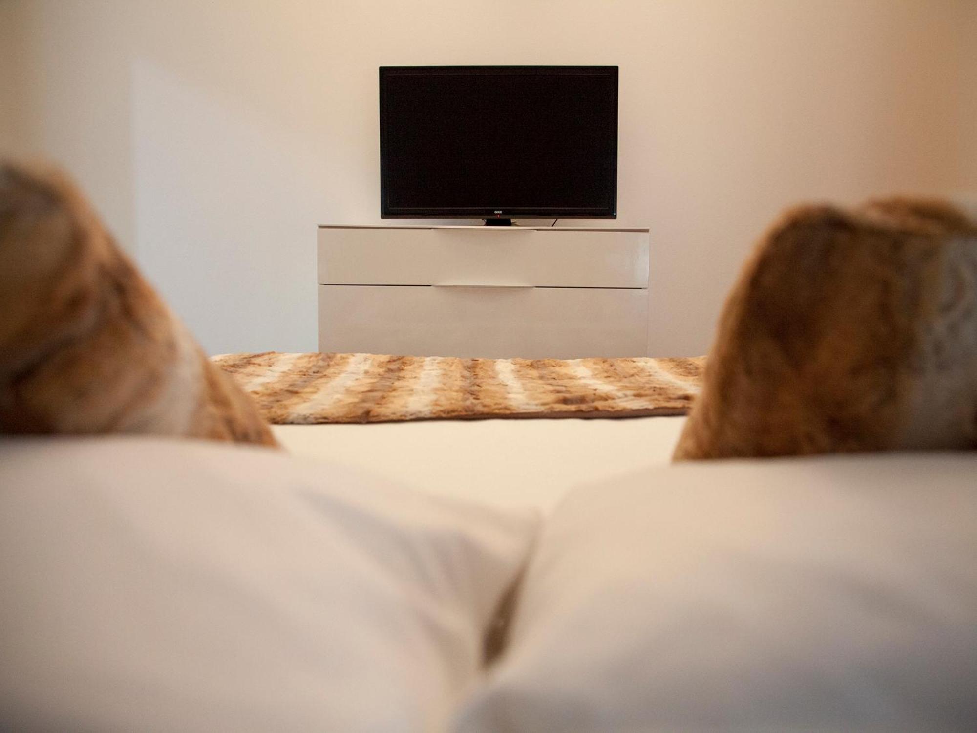 Two-Bedroom Apartment,463499715:JPEG