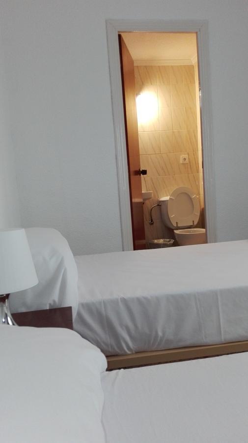 Double or Twin Room Private Bathroom,549598230:JPEG