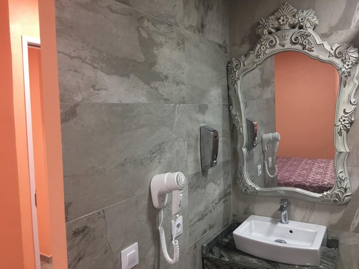 Deluxe Double Room with Balcony,566934849:JPEG