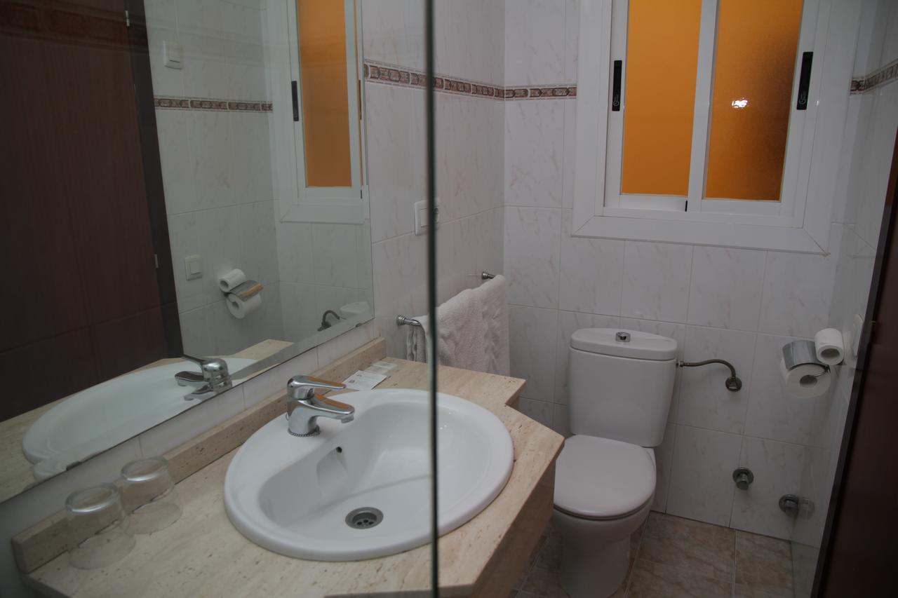 Single Room,665269866:JPEG