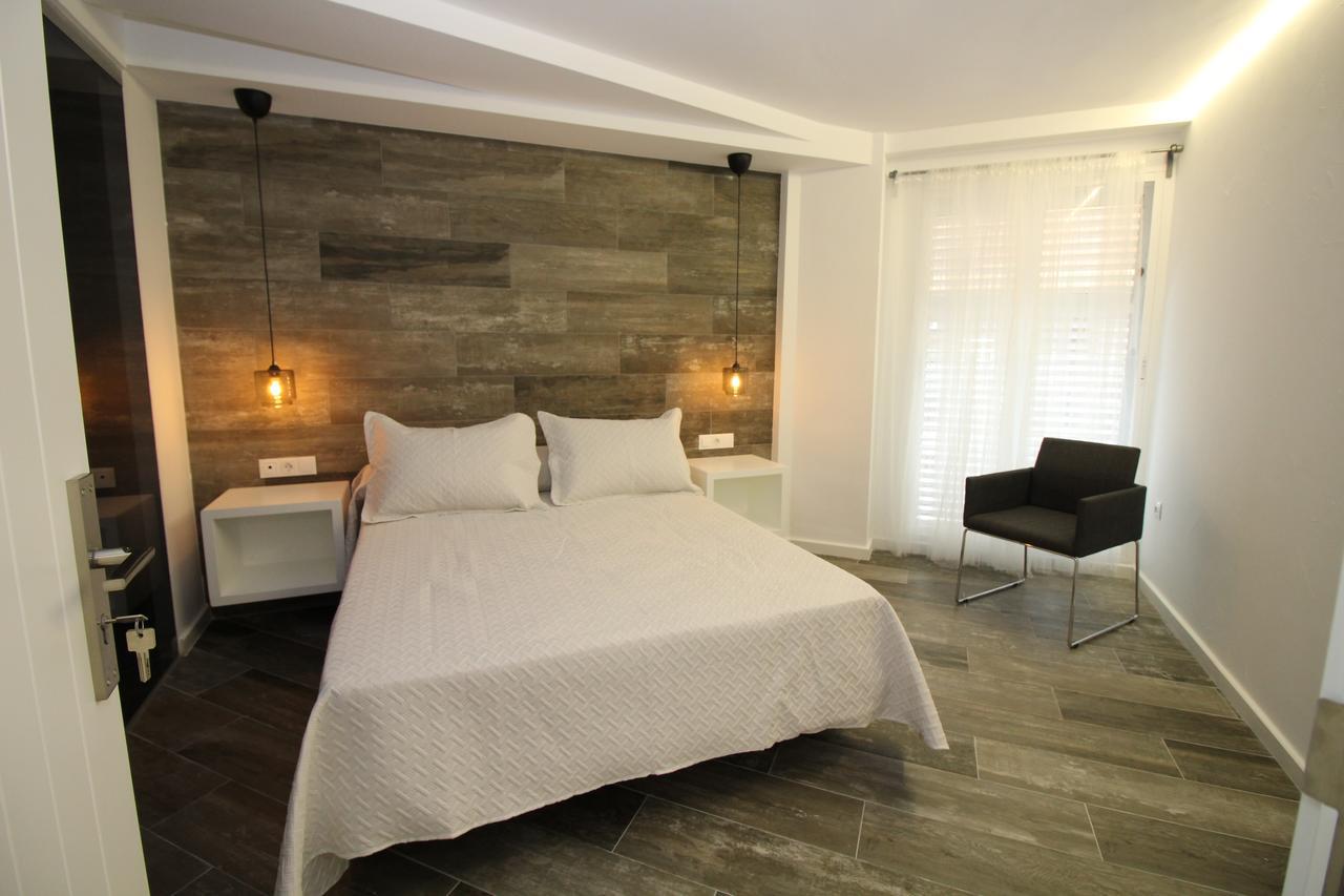 Deluxe Double Room can add extra bed,667615782:JPEG