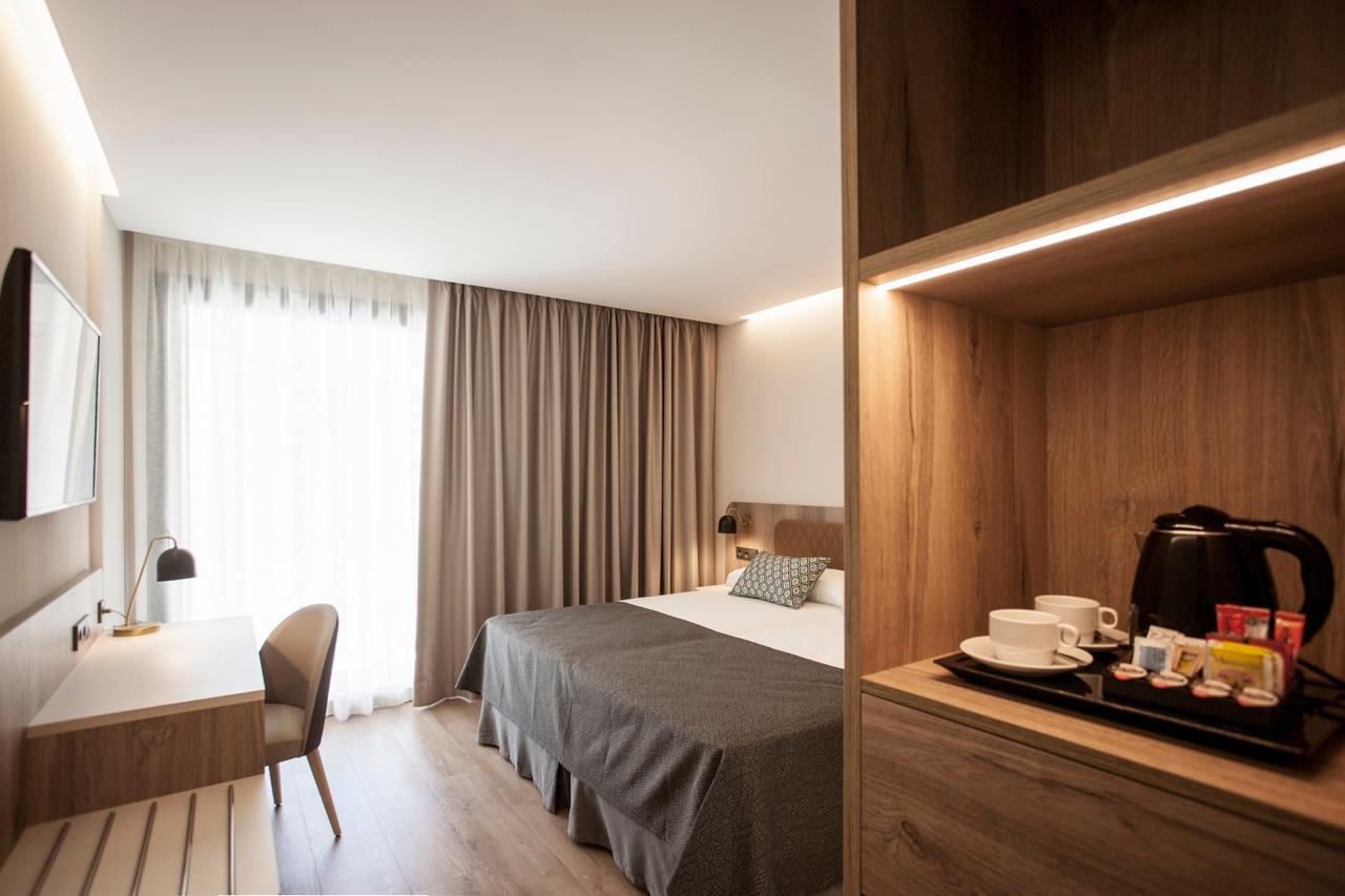 Double Room with City View,670489416:JPEG