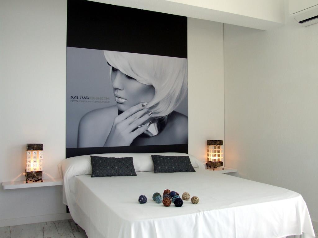 Doppelzimmer mit Balkon und Meerblick