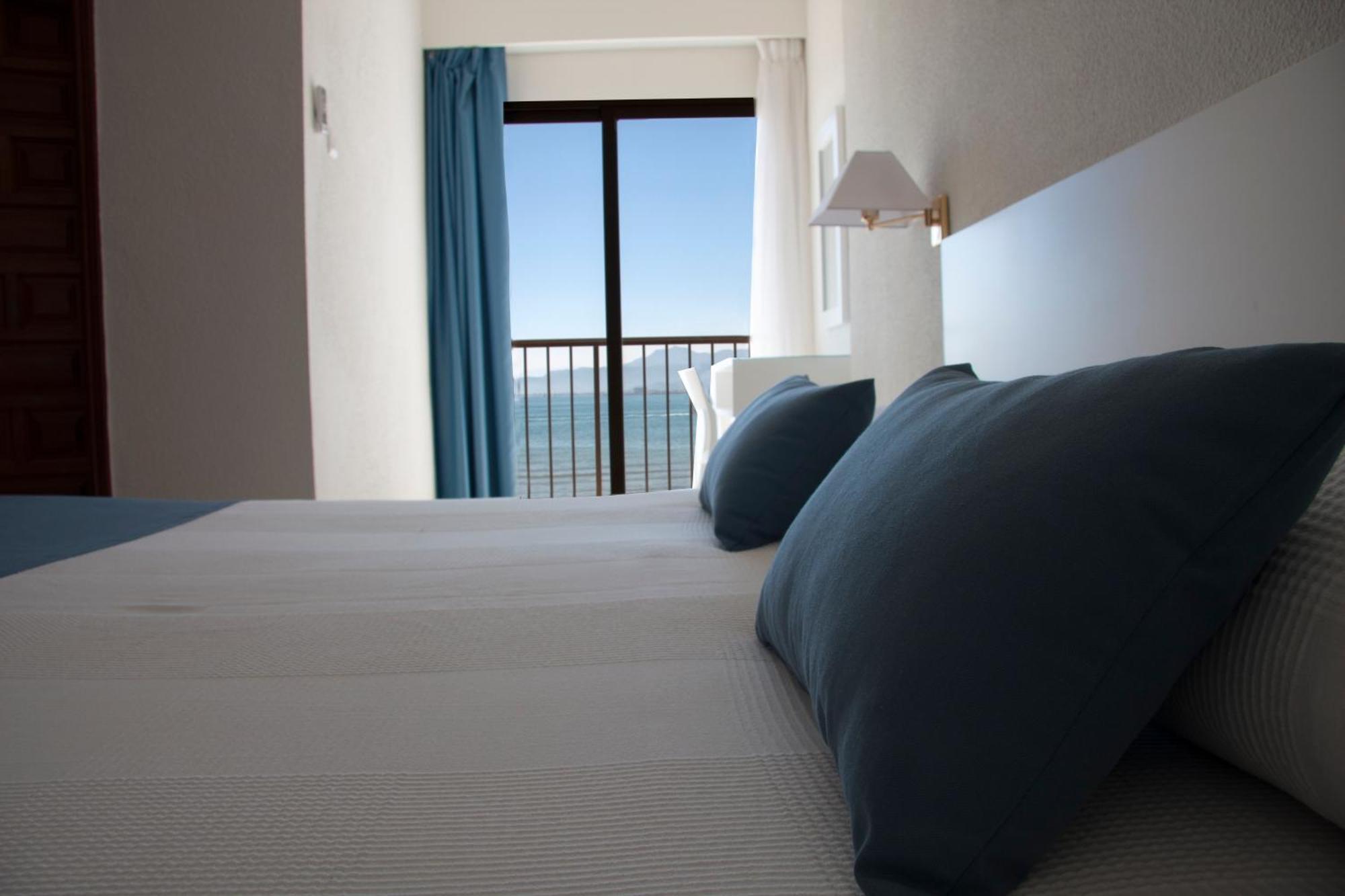 Double or Twin Room Sea View
