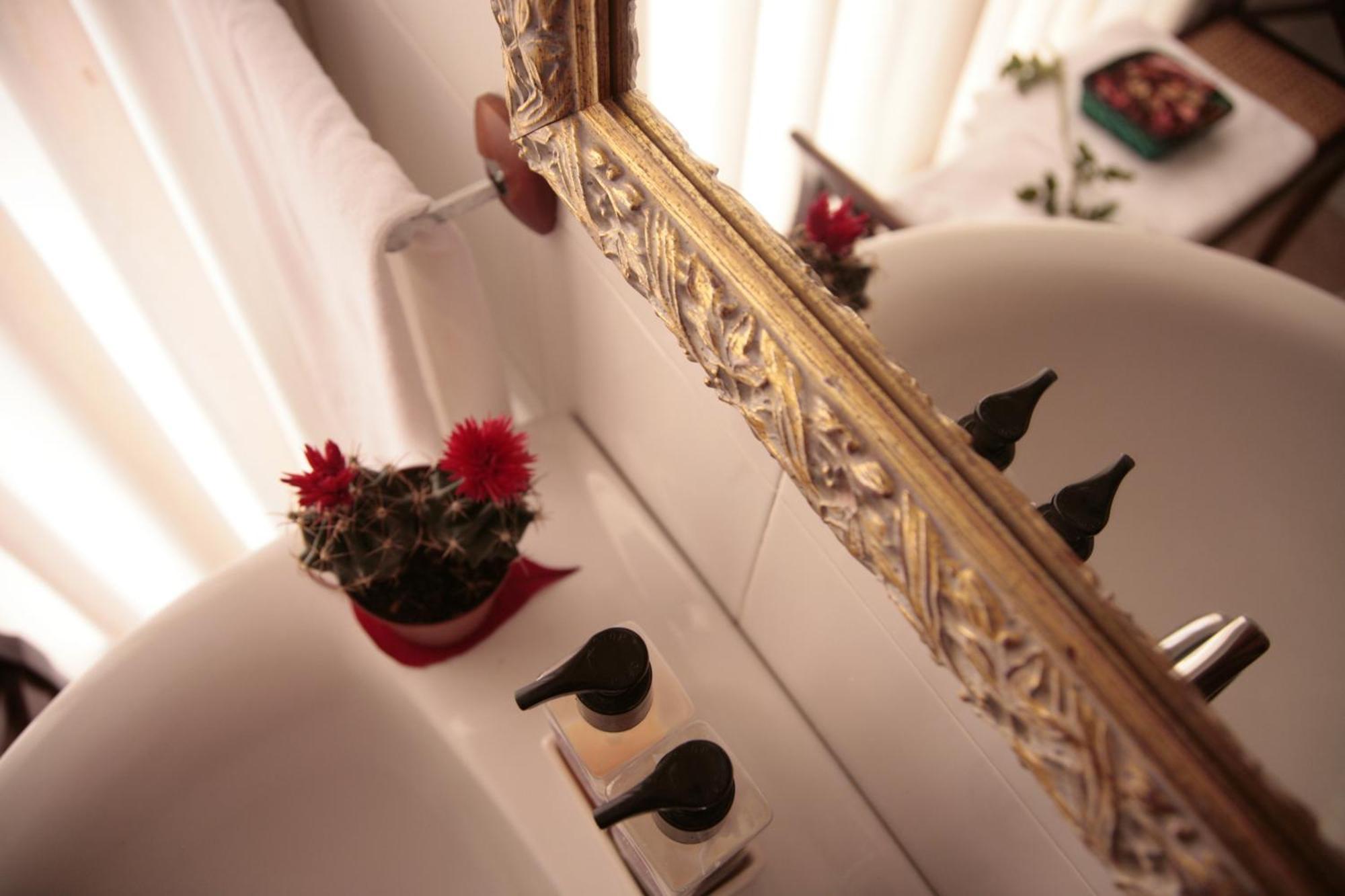 Quarto com 2 Camas de Solteiro