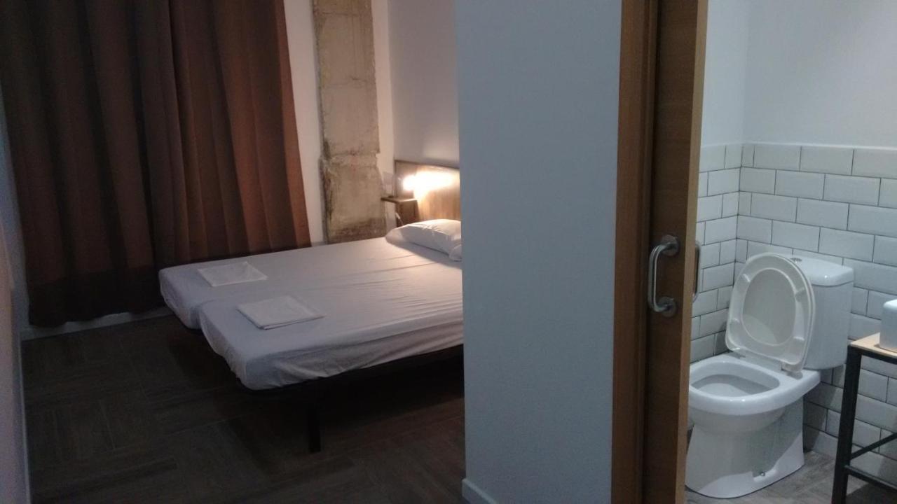 Twin Room Private Bathroom