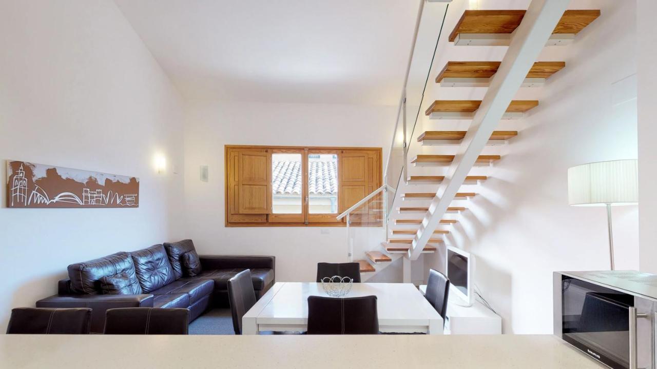 Three-Bedroom Duplex Apartment,750163115:JPEG