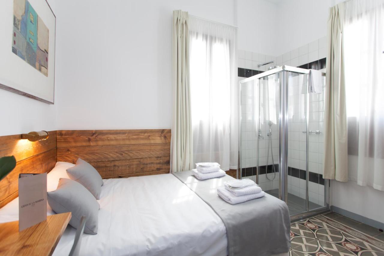 Small Double Room,756829924:JPEG