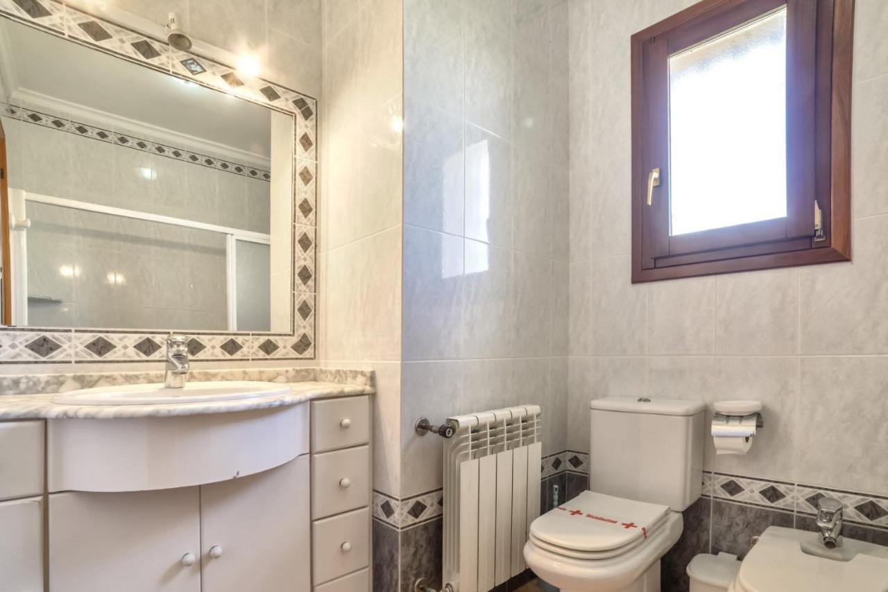 Villa with Private Pool,1373909300:JPEG