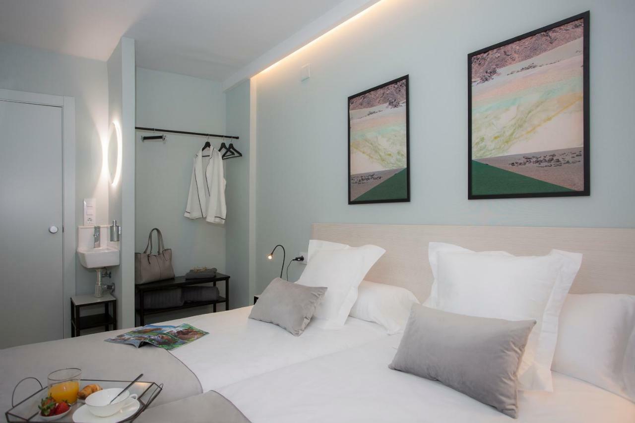 Twin Room with Private External Bathroom