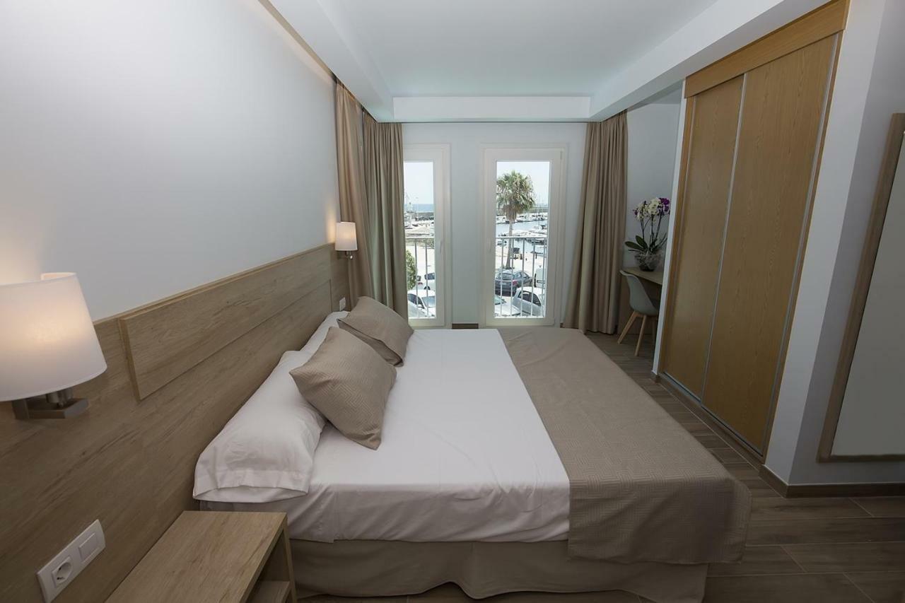 Deluxe Double or Twin Room with Sea View,827138717:JPEG
