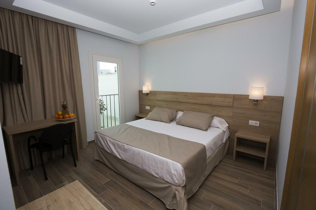 Economy Double or Twin Room,827138732:JPEG