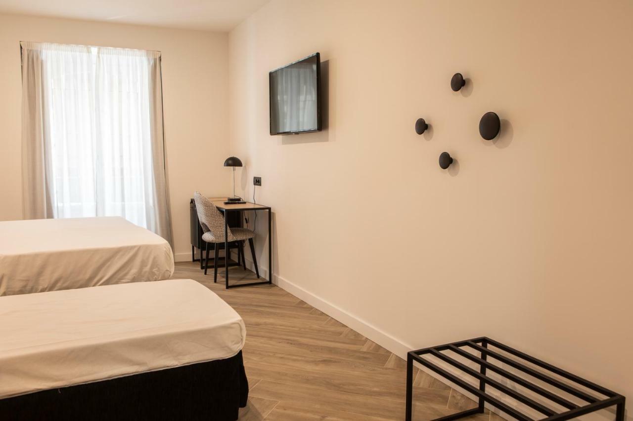 Triple Room,830908766:JPEG