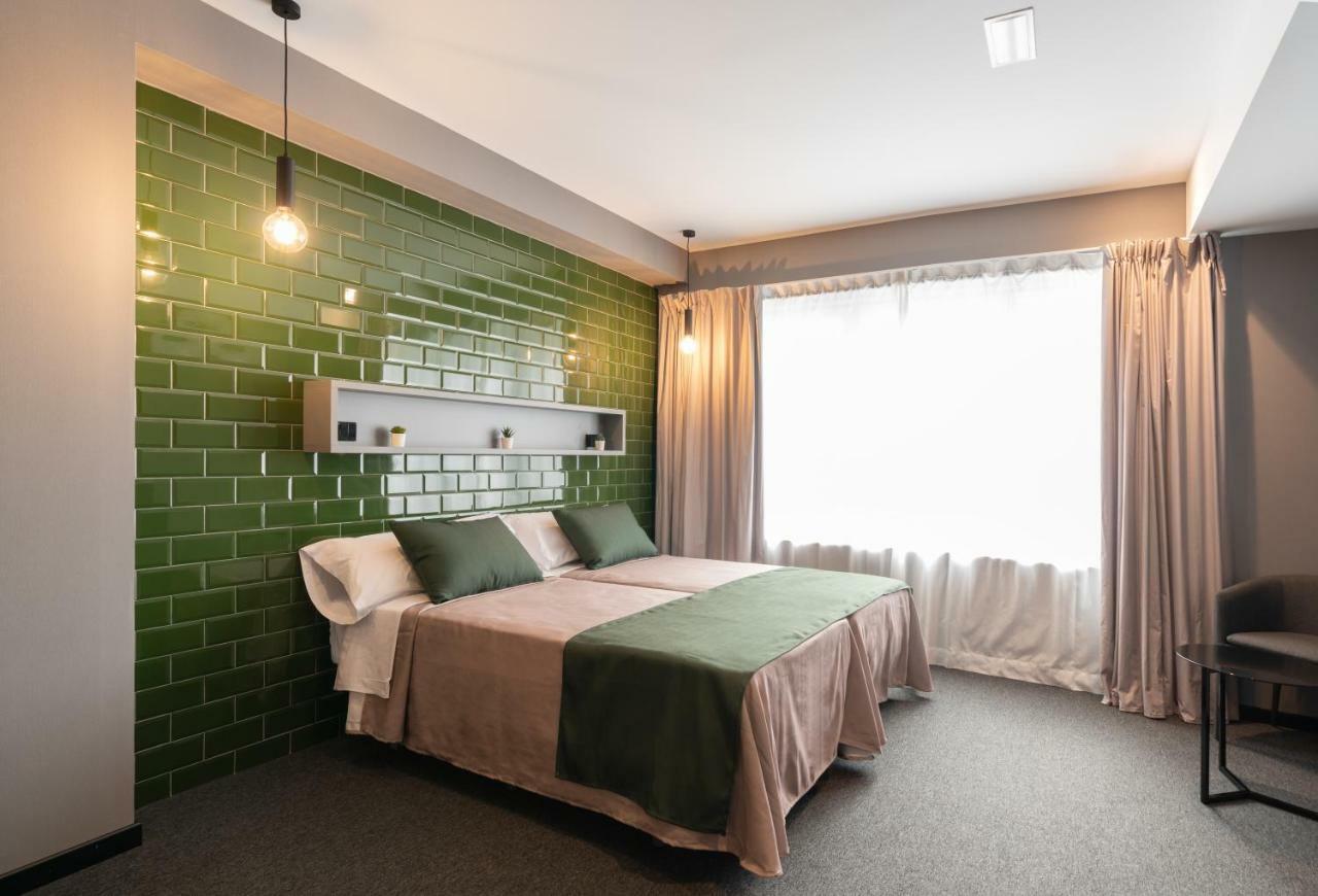 Superior King or Twin Room,847056128:JPEG