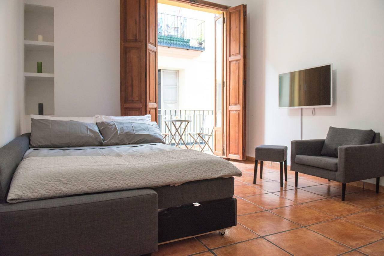 Two-Bedroom Apartment - Calle en Borras n 16