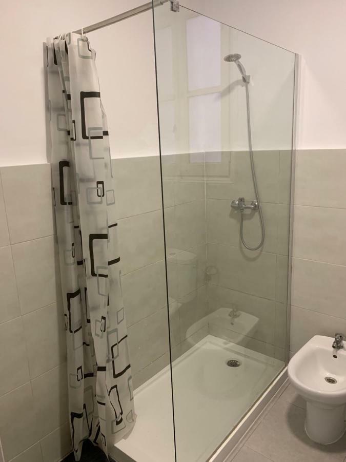 Single Room,906671449:JPEG